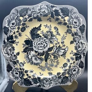 Spode British Flowers Poppy plate, England Archive Collection Yellow Black 9.5"